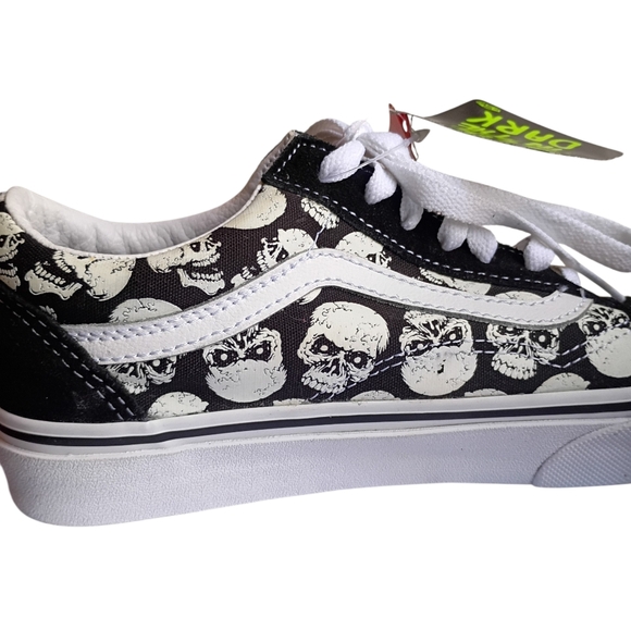NWT Vans Glow In The Dark Skull "Old Skool" Size 5.5 Mens 7 Womens - Picture 4 of 8